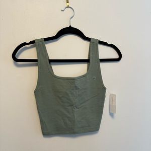 olive green american eagle tank, perfect for summer!
